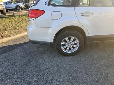 2010 Subaru Outback 2.5i   - Photo 15 - Philadelphia, PA 19111