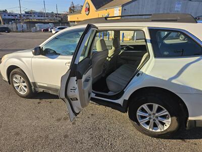 2010 Subaru Outback 2.5i   - Photo 11 - Philadelphia, PA 19111