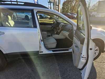 2010 Subaru Outback 2.5i   - Photo 10 - Philadelphia, PA 19111