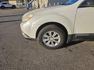 2010 Subaru Outback 2.5i   - Photo 18 - Philadelphia, PA 19111