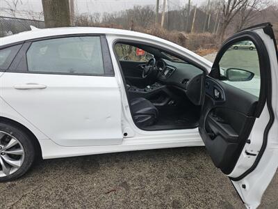 2016 Chrysler 200 S S   - Photo 12 - Philadelphia, PA 19111