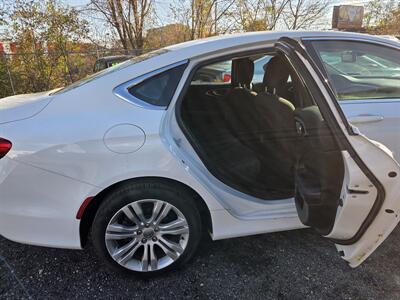2016 Chrysler 200 Limited   - Photo 7 - Philadelphia, PA 19111