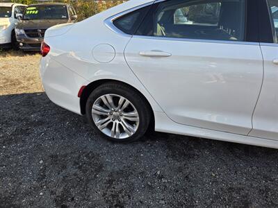 2016 Chrysler 200 Limited   - Photo 14 - Philadelphia, PA 19111