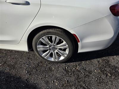 2016 Chrysler 200 Limited   - Photo 13 - Philadelphia, PA 19111