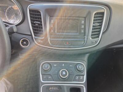 2016 Chrysler 200 Limited   - Photo 17 - Philadelphia, PA 19111