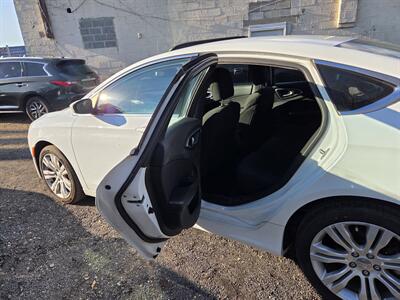 2016 Chrysler 200 Limited   - Photo 9 - Philadelphia, PA 19111