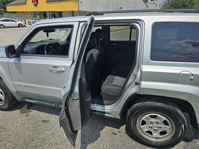 2011 Jeep Patriot Latitude   - Photo 9 - Philadelphia, PA 19111