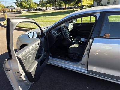2014 Volkswagen Jetta S   - Photo 9 - Philadelphia, PA 19111