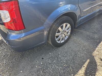 2011 Chrysler Town & Country Touring-L   - Photo 8 - Philadelphia, PA 19111
