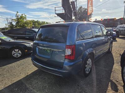 2011 Chrysler Town & Country Touring-L   - Photo 4 - Philadelphia, PA 19111