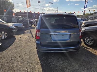 2011 Chrysler Town & Country Touring-L   - Photo 5 - Philadelphia, PA 19111