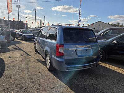 2011 Chrysler Town & Country Touring-L   - Photo 6 - Philadelphia, PA 19111
