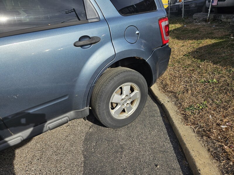 2011 Ford Escape XLT photo 14