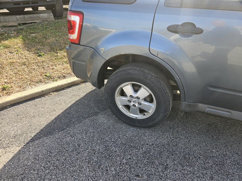 2011 Ford Escape XLT photo 17