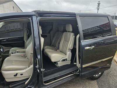 2013 Chrysler Town and Country Touring-L   - Photo 7 - Philadelphia, PA 19111