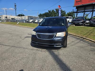 2013 Chrysler Town and Country Touring-L   - Photo 2 - Philadelphia, PA 19111