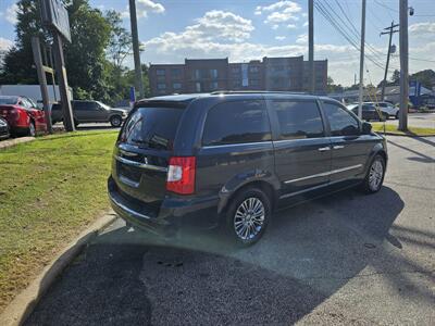 2013 Chrysler Town and Country Touring-L   - Photo 4 - Philadelphia, PA 19111