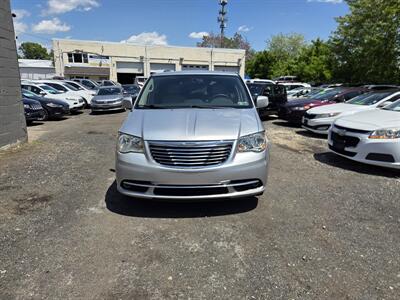 2011 Chrysler Town and Country Touring   - Photo 2 - Philadelphia, PA 19111