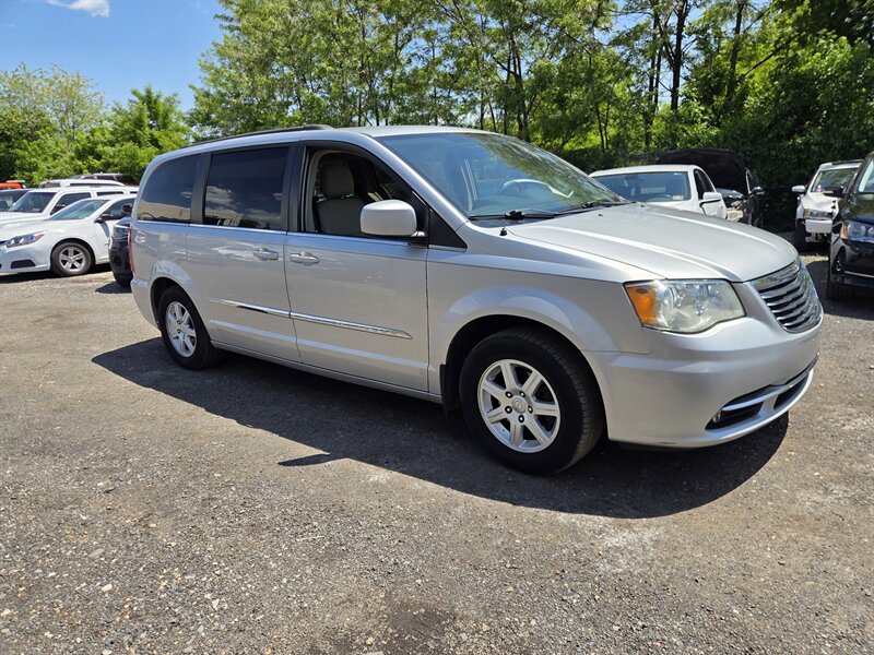 2011 Chrysler Town and Country Touring  