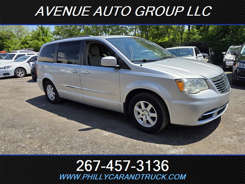 2011 Chrysler Town and Country Touring   - Photo 1 - Philadelphia, PA 19111