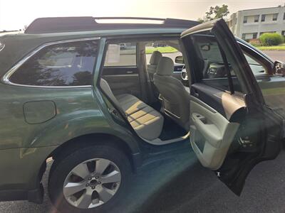 2012 Subaru Outback 2.5i Premium   - Photo 10 - Philadelphia, PA 19111