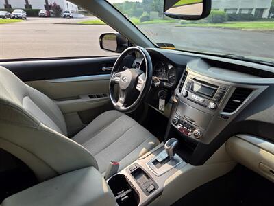 2012 Subaru Outback 2.5i Premium   - Photo 11 - Philadelphia, PA 19111