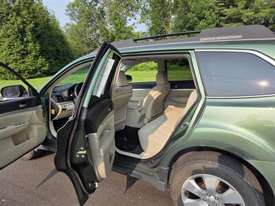 2012 Subaru Outback 2.5i Premium   - Photo 12 - Philadelphia, PA 19111