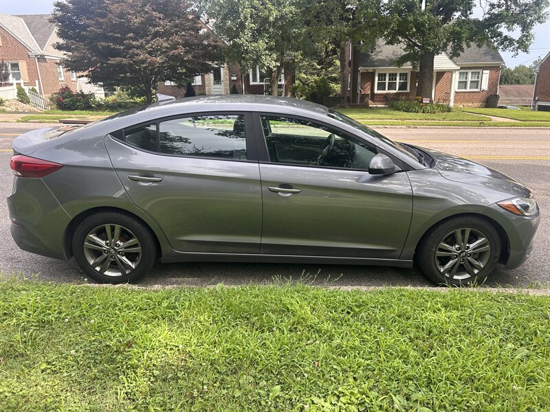 2018 Hyundai Elantra SEL Value Edition Limited photo 2