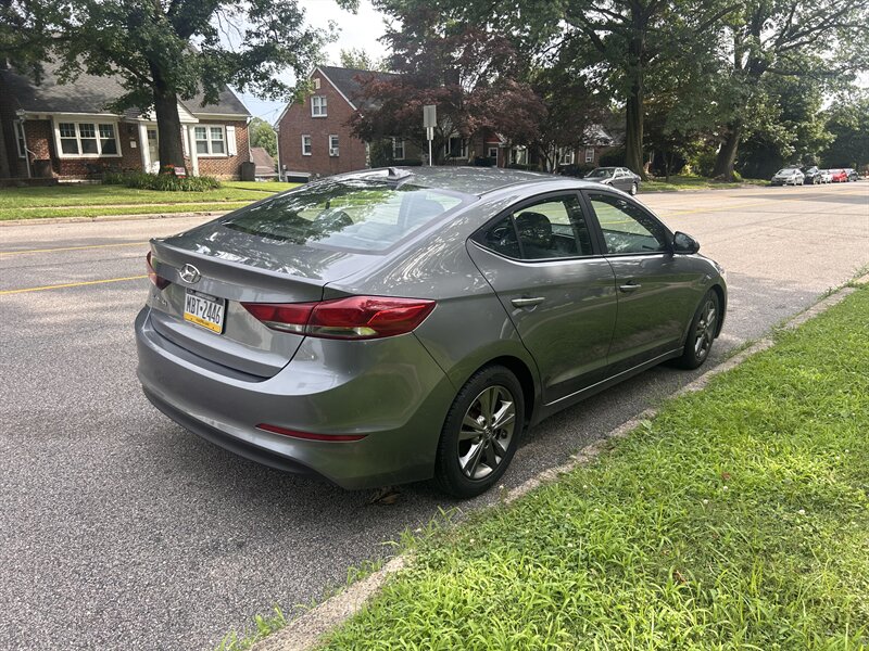 2018 Hyundai Elantra SEL Value Edition Limited photo 3