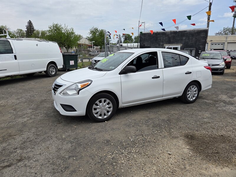 2015 Nissan Versa 1.6 S  