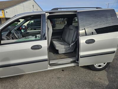 2006 Ford Freestar SE   - Photo 8 - Philadelphia, PA 19111