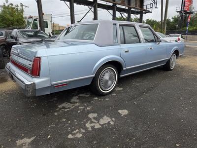1988 Lincoln Town Car   - Photo 8 - Philadelphia, PA 19111