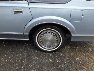 1988 Lincoln Town Car   - Photo 10 - Philadelphia, PA 19111