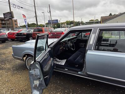 1988 Lincoln Town Car   - Photo 21 - Philadelphia, PA 19111