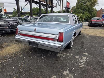 1988 Lincoln Town Car   - Photo 6 - Philadelphia, PA 19111