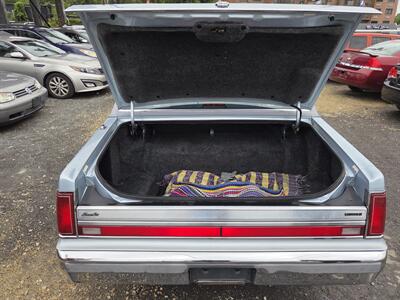 1988 Lincoln Town Car   - Photo 16 - Philadelphia, PA 19111
