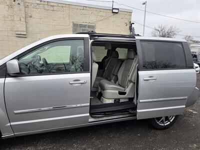2008 Dodge Grand Caravan SXT   - Photo 12 - Philadelphia, PA 19111
