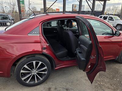 2013 Chrysler 200 Touring   - Photo 14 - Philadelphia, PA 19111