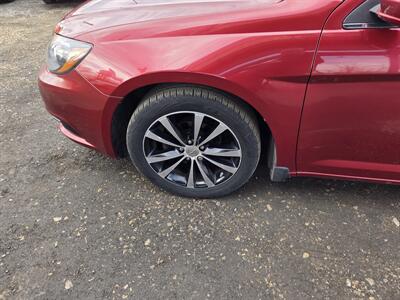 2013 Chrysler 200 Touring   - Photo 7 - Philadelphia, PA 19111