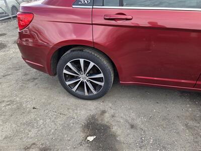 2013 Chrysler 200 Touring   - Photo 10 - Philadelphia, PA 19111