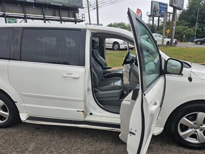 2010 Volkswagen Routan SE   - Photo 7 - Philadelphia, PA 19111