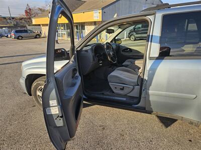 2006 Chevrolet Trailblazer LT   - Photo 6 - Philadelphia, PA 19111