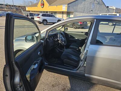 2010 Nissan Versa 1.8 SL   - Photo 13 - Philadelphia, PA 19111