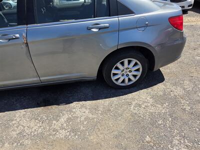 2010 Chrysler Sebring Touring   - Photo 11 - Philadelphia, PA 19111