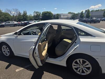 2013 Hyundai SONATA GL - Photo 9 - Philadelphia, PA 19111