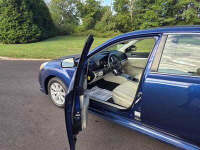 2010 Subaru Legacy 2.5i Premium   - Photo 16 - Philadelphia, PA 19111