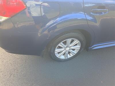 2010 Subaru Legacy 2.5i Premium   - Photo 9 - Philadelphia, PA 19111