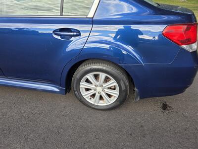 2010 Subaru Legacy 2.5i Premium   - Photo 7 - Philadelphia, PA 19111