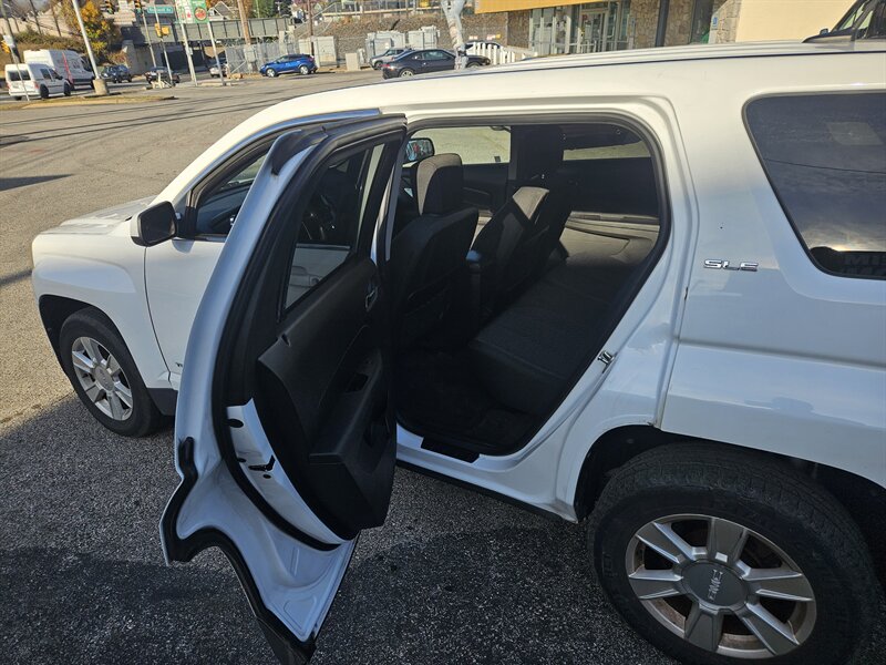 2011 GMC Terrain SLE-1 photo 12