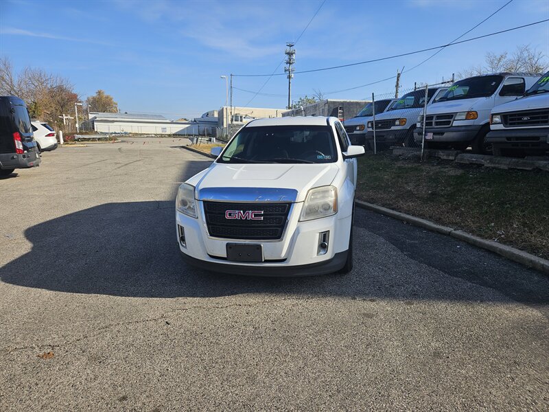 2011 GMC Terrain SLE-1 photo 2